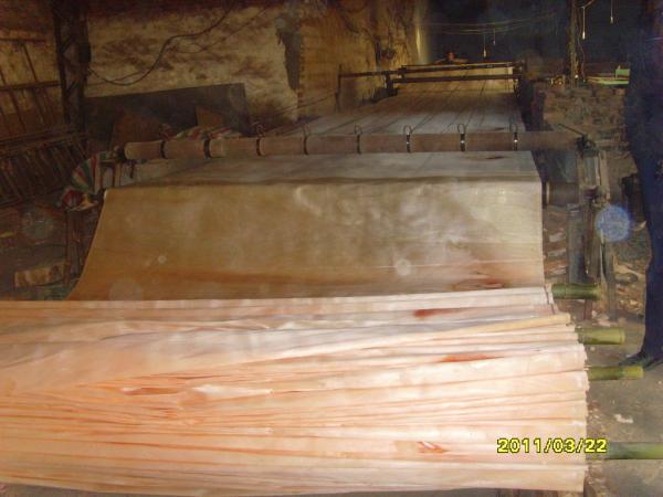 Rotary Cut Natural Okoume Veneer Yellow For Furniture