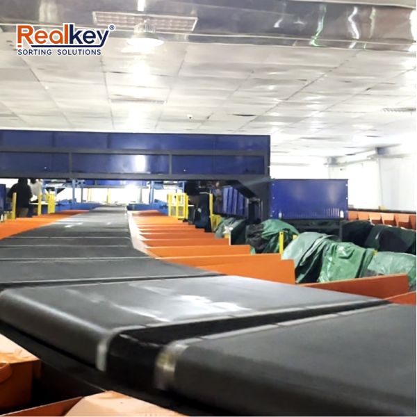 Automated Cross Belt Sorter with High-Capacity 8,000 pcs/hour Sorting and Linear Motor Drive for Low Maintenance Logistics