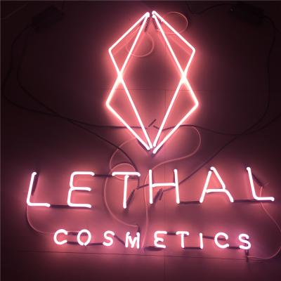 A loja Logo Custom Neon Sign Glass dos cosméticos fez letras de canal de néon cor-de-rosa