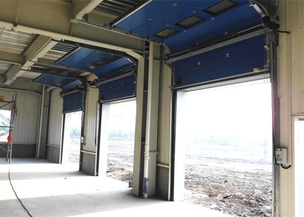 Portas seccionais industriais de 40 mm de largura isoladas Mentais Motor de alta frequência