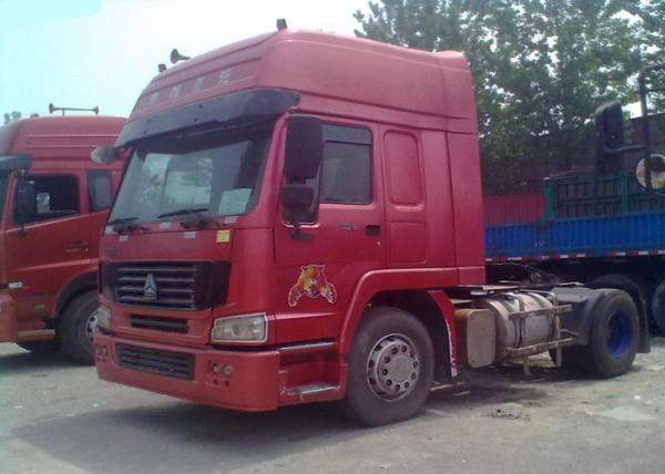Big Loading Capacity Tractor Truck SINOTRUK HOWO RHD 4X2 Euro2 290HP