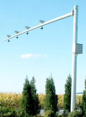 Q235 Galvanized Steel Traffic Signal Light Pole For CCTV Camera Billboards