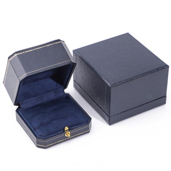 Emballage de bijoux personnalisé En carton de papier carré bleu fait à la main pour la boîte à bagues en plastique de luxe