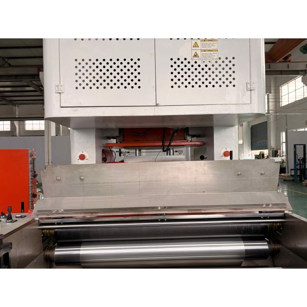 LK-T80 Aluminum Foil Container Machine with Closed Oil Circuit 12000pcs/hour High Precised Steel