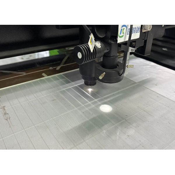 Laser Glass Cutting Machine suitable for cutting automotive glass electronic display glass and solar panel glass materials  To Accuracy±0.01mm