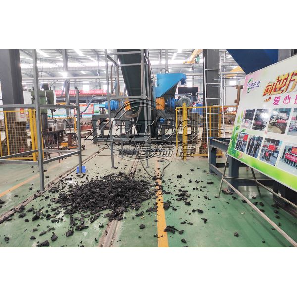 Heavy Duty Tire Shredder Machine with SKD11 Blade and 22 Power for Waste Tire Recycling