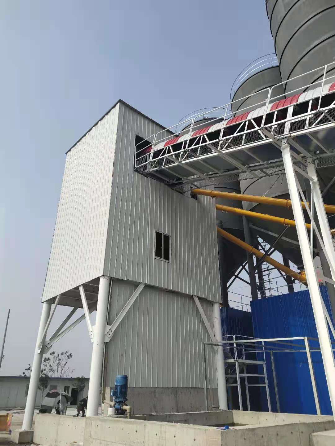 Завод 120 CBM управлением PLC сухой конкретный смешивая согласно с час MAO2000