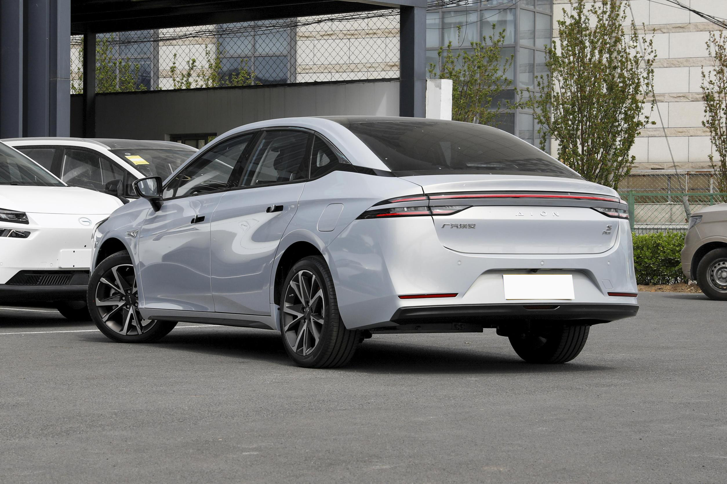 Автомобиль GAC AION s EV электрический вышел управляя чистому электрическому SUV 1008 долгосрочных Km супер