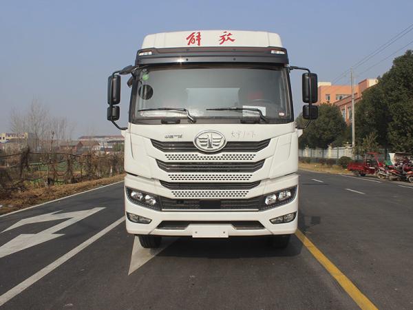 Liberation 28.5 Cubic Runzhixing 6x4 Liquid Supply Truck