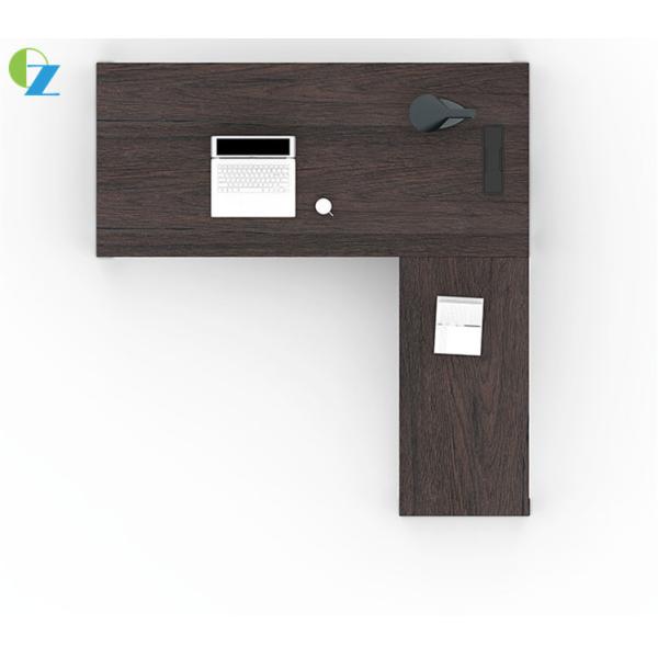 Стол l управленческого офиса человека меламина одного сформировал для менеджера