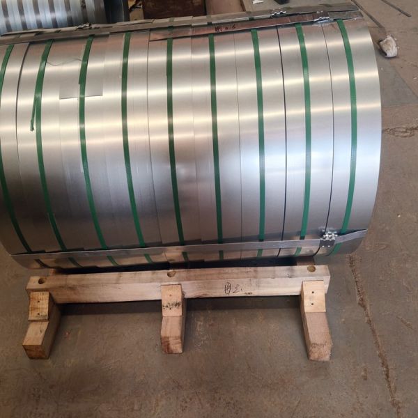 Hot Dipped Galvanized Steel Strip With Zinc 40~275 For Steel Pipe And Construction