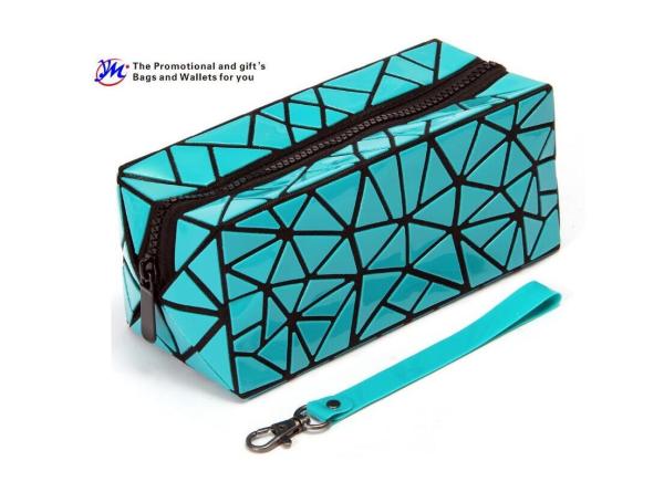 Foldable Fashion Cosmetic Bags PVC Material Made With Diamond Pattern