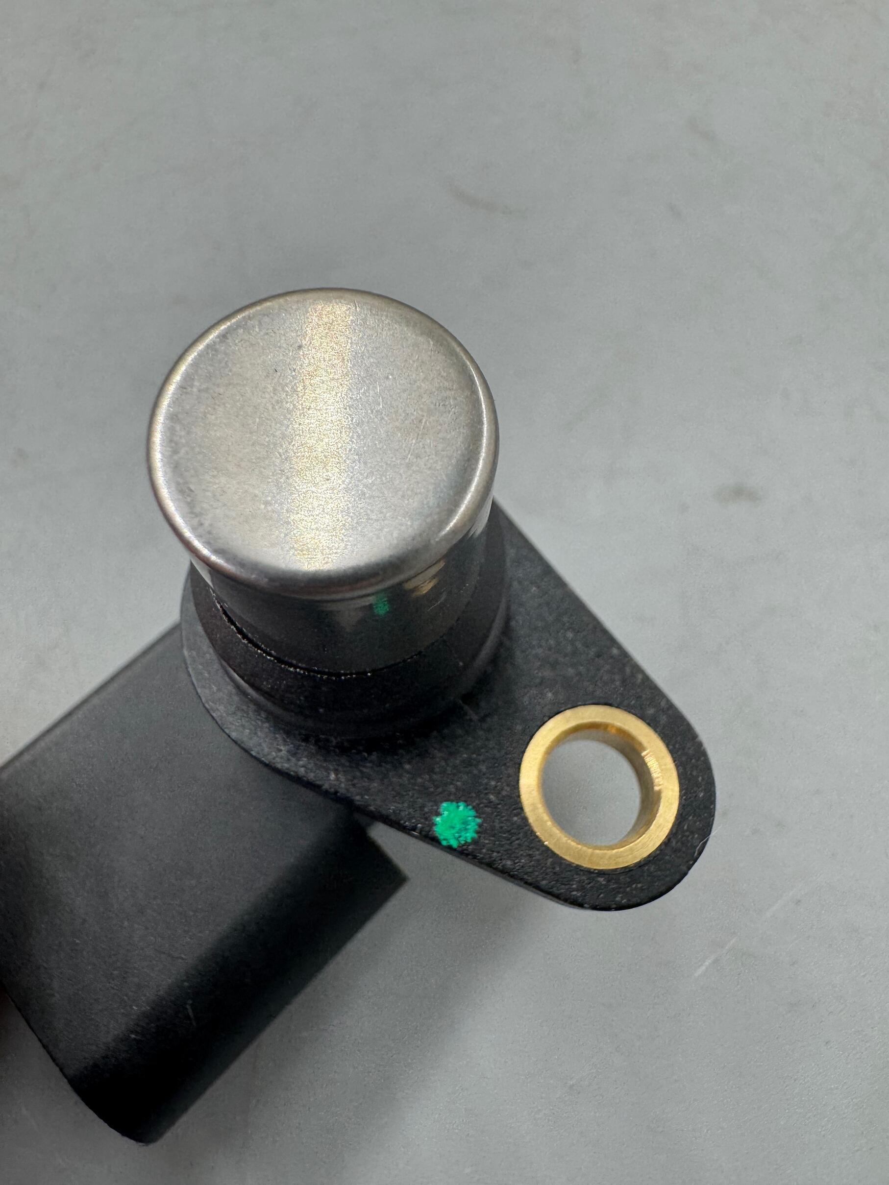 BOIGEVIS High Quality Camshaft Position Sensor 95560610600 for Audi