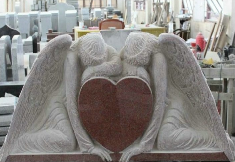 Красное отполированное сопротивление изгибу надгробных камней 37.6Мпа гранита эскиза мемориальное