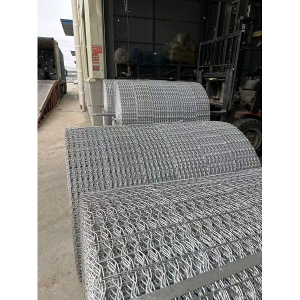 2.0mm Welded Galvanized Wire Pipeline Reinforced Mesh For Oil And Gas