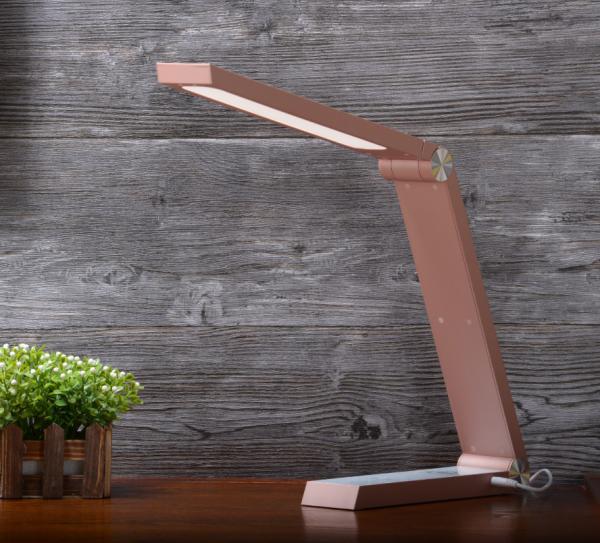 導かれる5つのレベルの明るさの三角形LEDのオフィス ランプ軽い無線充電器機能を読みます