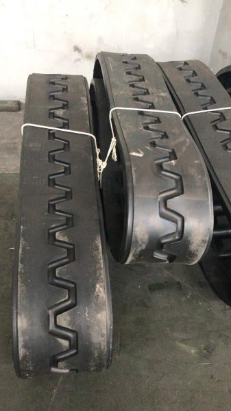 Infrastructure Rubber Tracks Asphalt Paver Parts With 53 Links