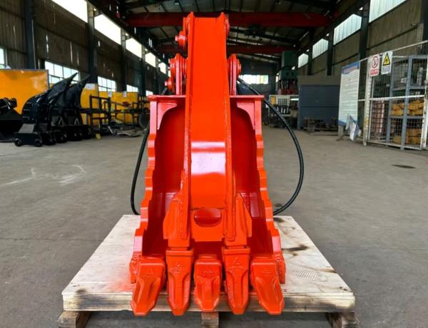 Hydraulic Excavator Bucket Thumb Q355B+NM400 / HG700 OEM