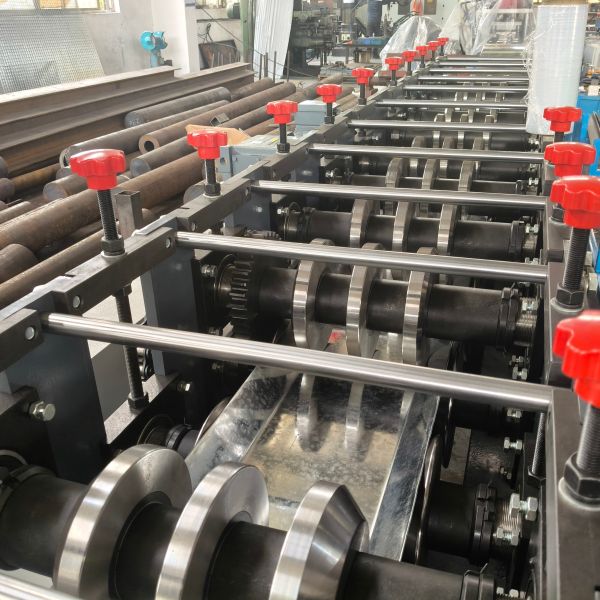 Customized 1.5-3.0mm Thickness Galvanized Steel Carbon Steel U-Shaped Water-Stop Steel Sheet Pile/ Piling Plate Roll Forming Machine For Sale