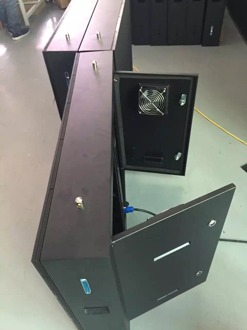 Сделайте один экран водостойким на открытом воздухе P10 P8 СИД RGB поляка поляка 2 для рекламировать