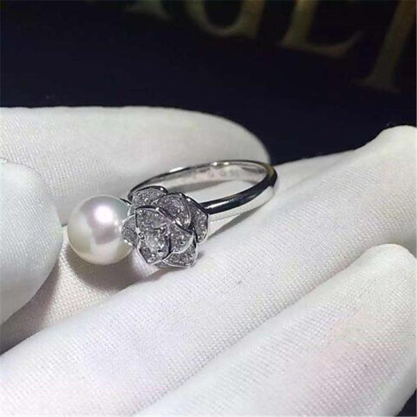 Piaget diamonds rose pearl ring of 18kt gold  with yellow gold or white gold