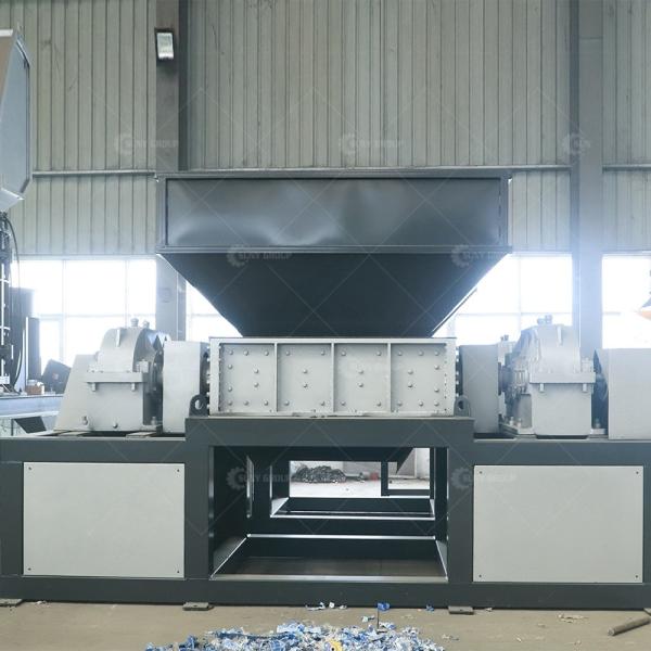 2300 kg de capacidade, triturador de eixo duplo para sucata de pneus e processamento de resíduos orgânicos
