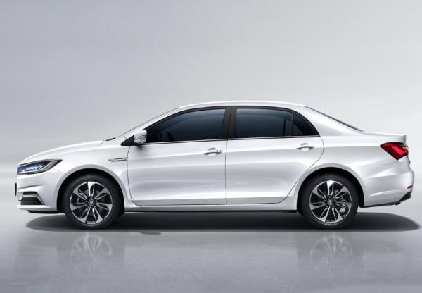 Plug In Hybrid Hatchback Qin BYD Full EV SUV Cars 5 Seater