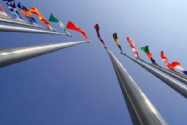 Various Shape Stainless Steel Flag Pole For City Squares / Customs Terminals / Stadiums