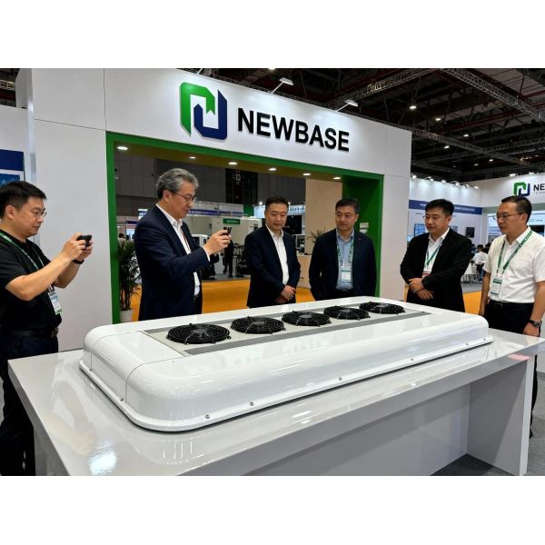 Full DC Inverter Electric Bus Air Conditioner with 93% Efficiency and Roof-mounted Integrated Design
