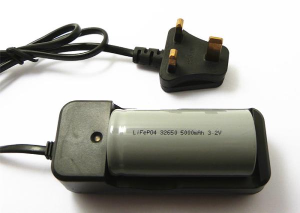 UK Intelligent Lifep04 Battery Charger , 26650 18650 32650 Battery Charger Black