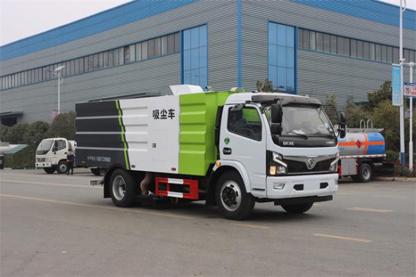 Mini Version 4X2  5CBM 3 CBM Diesel Vacuum Cleaner Sweeper