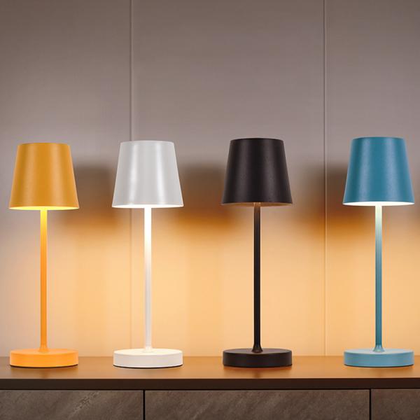 Restaurant Cordless LED Touch Desk Light , Bar Hotel Rechargeable Metal Table Lamp