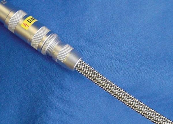 Sleeving trançado de aço inoxidável resistente da abrasão com isolação térmica