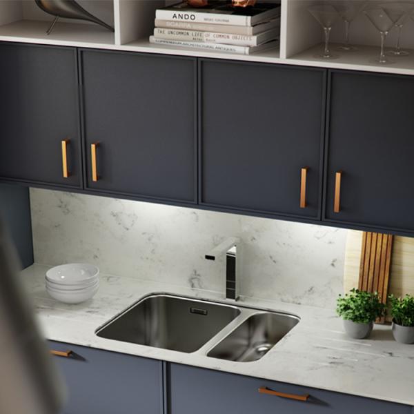 Armário de cozinha do PVC de Matte Face Blue Color Tall dos armários de cozinha do país
