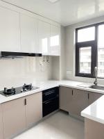 Armoire de cuisine moderne avec design personnalisable en contreplaqué mélaminé