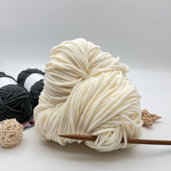 1/1.1NM  Velvet Yarn For Cozy Blankets And Hand Knitting Baby Blanket