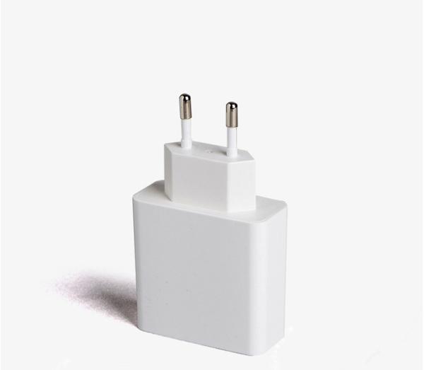 EU Plug 3 Ports CE Certified 3A USB Wall Charger Adapter For Traveling And Office