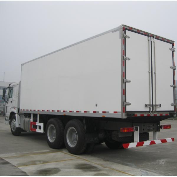Sinotruk Howo 6x4 25t Fish Meat Transport Fresh Goods refrigerator truck