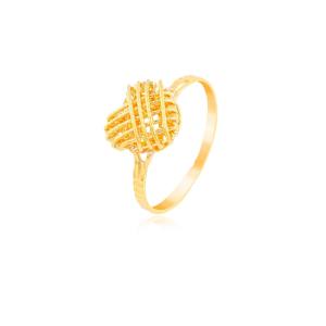 Elegant 18kt Gold Ring: A Must-Have for Any Fine Jewelry Collection
