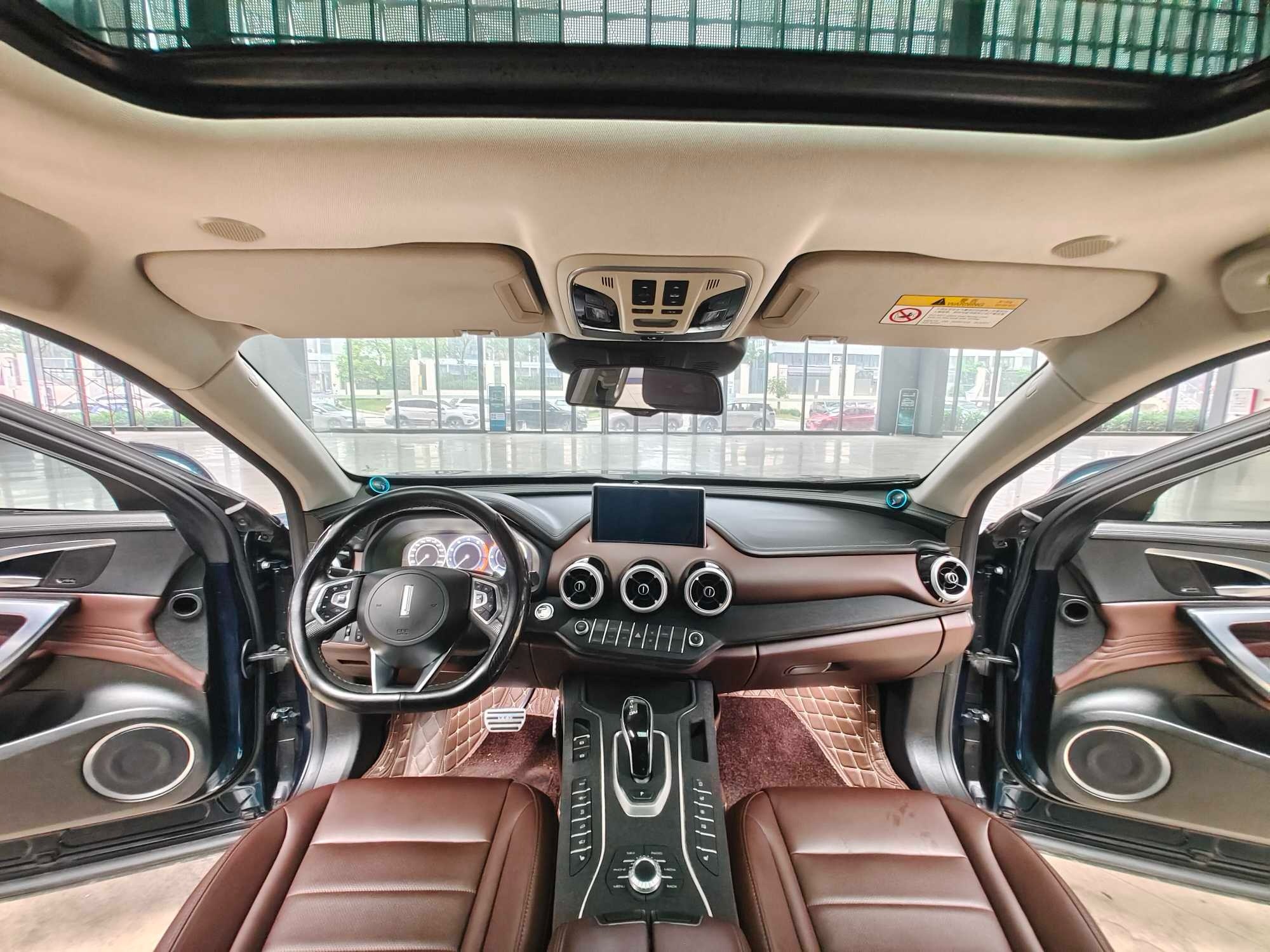 Mid Size WEY Used Car 2017 WEY VV7 2.0T SUV 5 Seat 234Ps Engine Super Luxury Edition