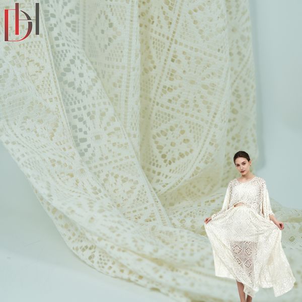 Organic Yarn Dyed Jacquard Fabric Windproof Stain Resistant Lightweight Polyester Fabric