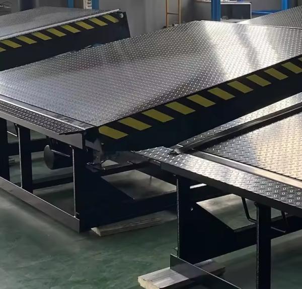 Capacity 10 Workshop Automatic Dock Plate Dock Door Levelers Air Dock Leveler Manual Type Heavy Duty Loading Ramp  for Warehouse Logistics