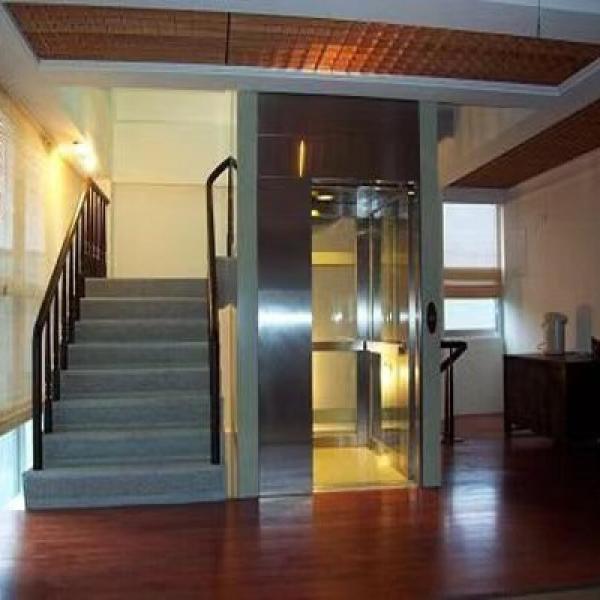 Elevador a parafuso de baixa manutenção com proteção de parada de emergência e capacidade de 500-5000 kg