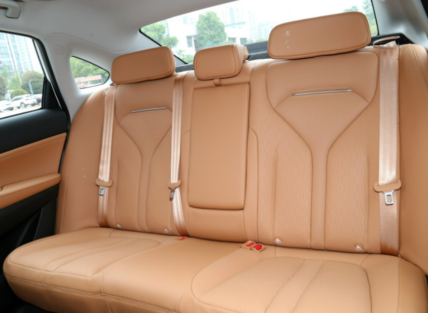 Автомобили Xpeng P5 2022 550E EV новые и используемый седан компакта ряда Xpeng P5 550km