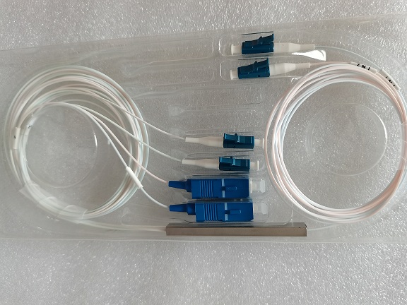 SC óptico de acero LC IP65 de la prenda impermeable del divisor del PLC de 0.9m m con ODVA