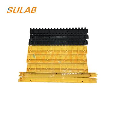 Tira de delimitação plástica Otis Escalator Spare Parts da etapa XAA455M1 XAA455L1 XAA455J1 XAA455K1