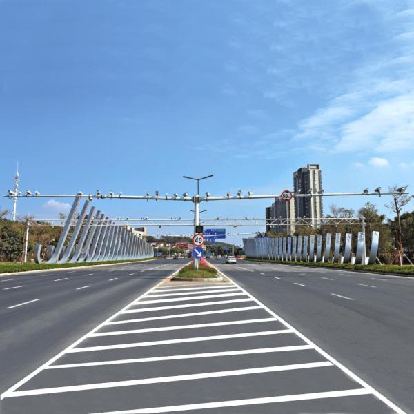 Galvanized Steel Traffic Surveillance CCTV Camera Suppot Pole and Signal Light Pole