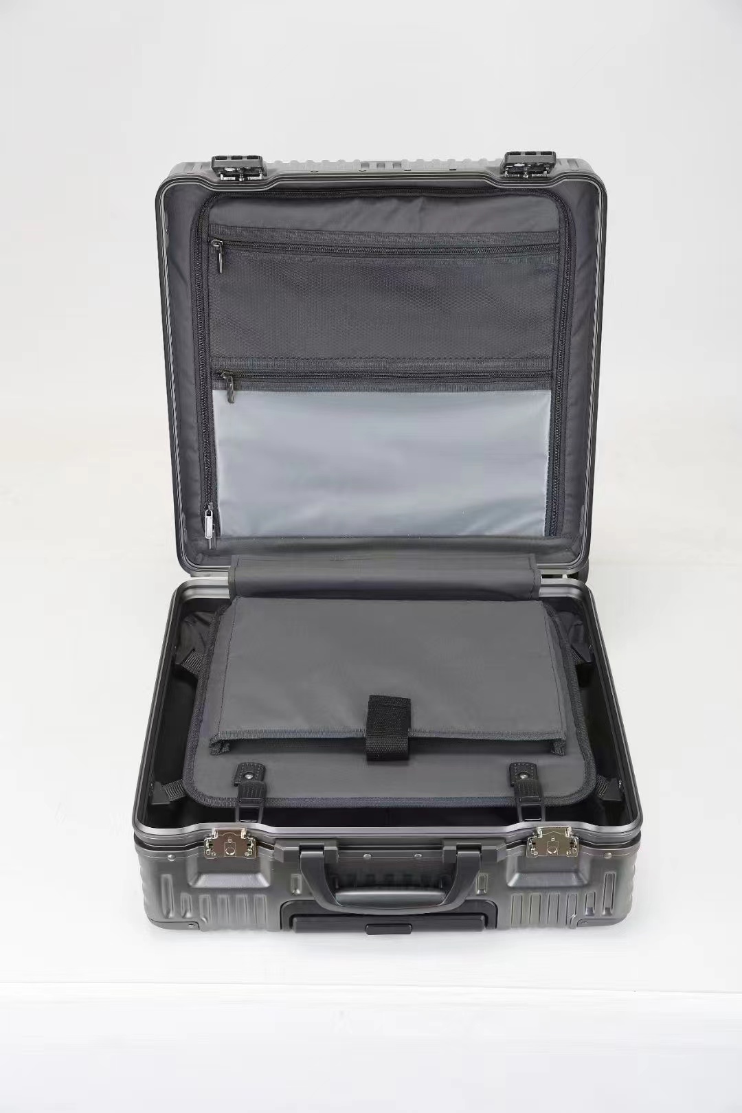 Best Quality 18-Inch Stylish Portable Trolley Case Durable Spinner Wheels Large Capacity Outdoor Travel Luggage Classic