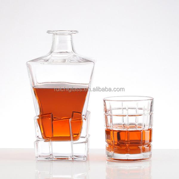 Bebidas industriais garrafa de vidro de uísque transparente de 500 ml com design personalizado