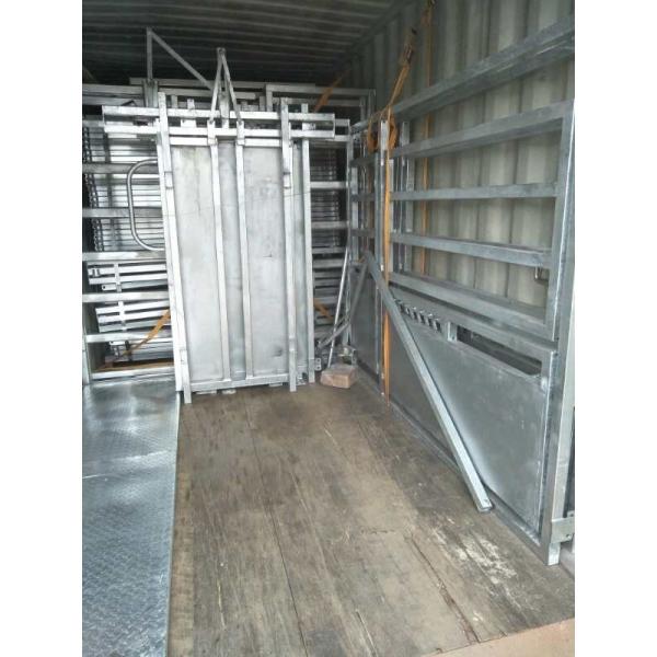 Carbon Steel 2.25m Height Livestock Handling Equipment For Cattle Yard